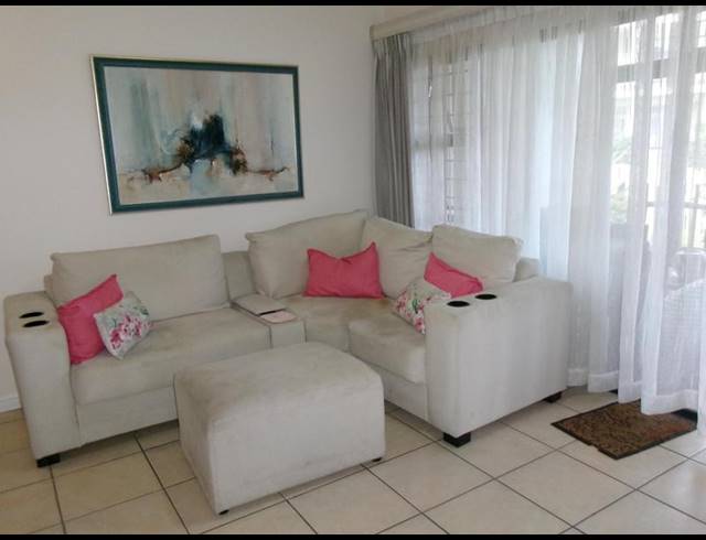 2 BEDROOM APARTMENT FOR SALE IN UVONGO BEACH